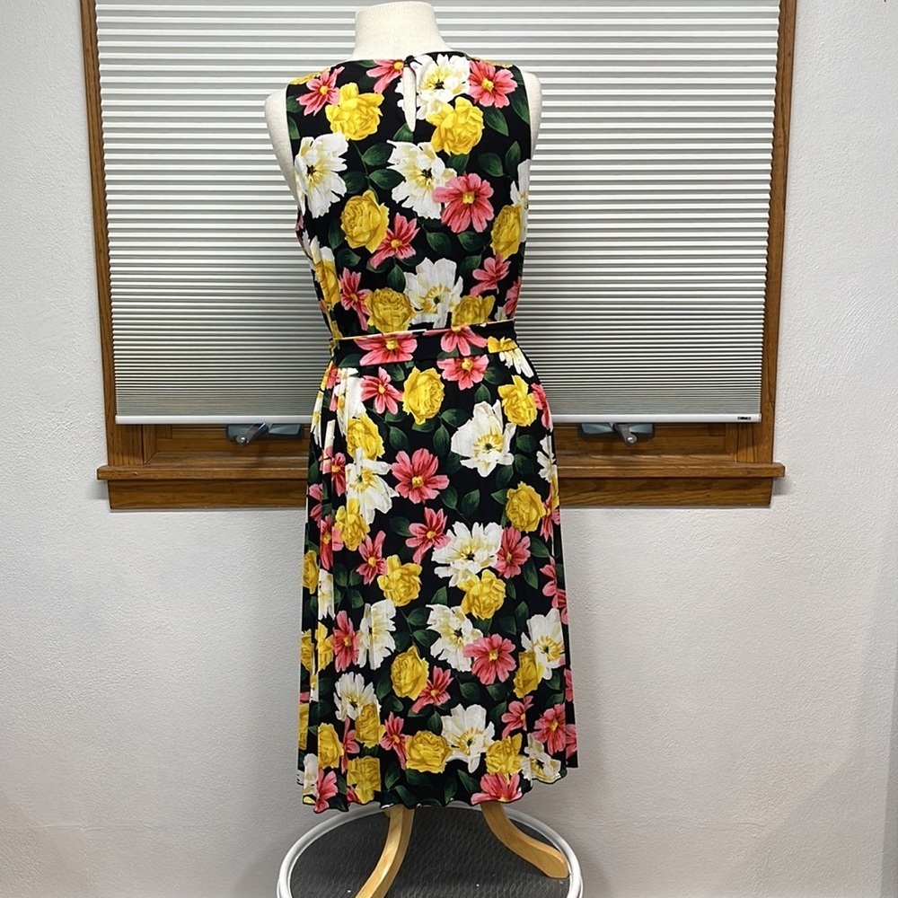 T Tahari Black Floral Print Sleeveless Pleated Belted Midi Dress Size Medium - Picture 6 of 12